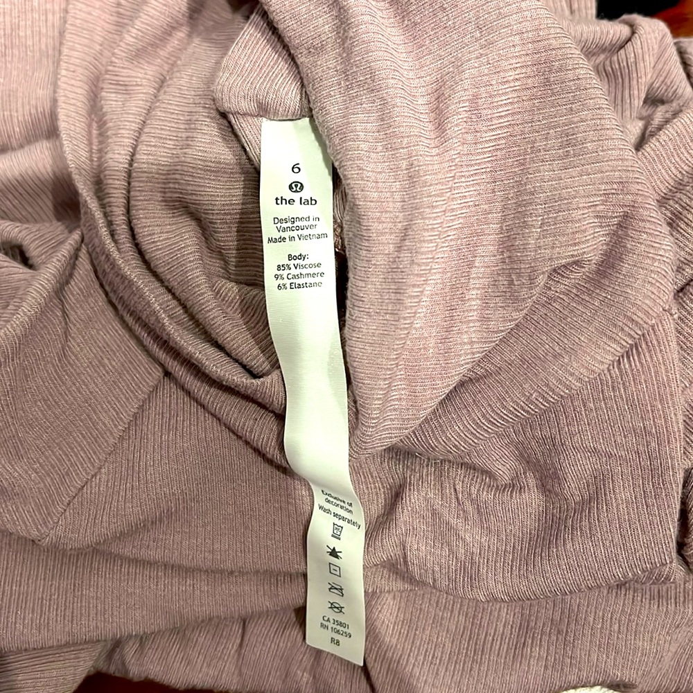 Lululemon lab size 6 pink lavender dress